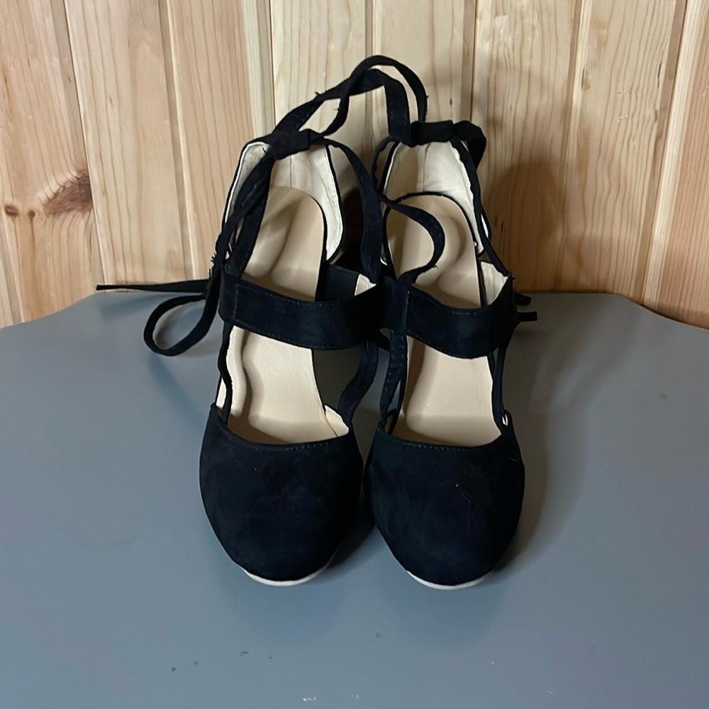 Black lace-ups
